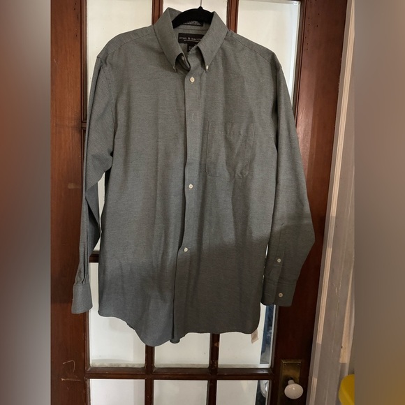 Croft & Barrow Gray Casual Button Down Shirt. - Picture 3 of 4
